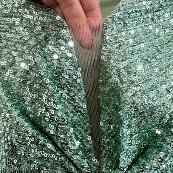 Mac Duggal 26865 Sequined Structured Bishop Sleeve Mini Dress - Picture 5 of 10